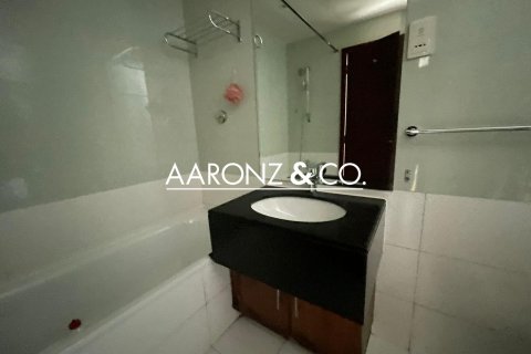 Appartamento in affitto a Dubai Marina, Dubai, EAU 2 camere da letto, 119 mq. № 689599 - foto 12