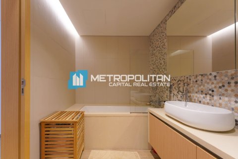 Huoneisto Yas Island, Abu Dhabi, Arabiemiraatit 3 makuuhuonetta, 202.8 m2 № 652480 - kuva 18