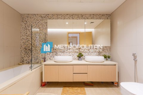 Huoneisto Yas Island, Abu Dhabi, Arabiemiraatit 3 makuuhuonetta, 202.8 m2 № 652480 - kuva 12