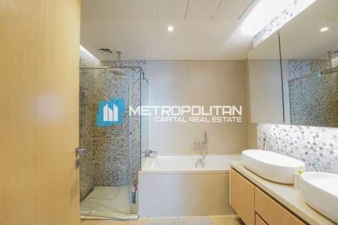 Huoneisto Yas Island, Abu Dhabi, Arabiemiraatit 3 makuuhuonetta, 202.8 m2 № 652480 - kuva 16