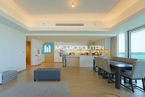 Huoneisto Yas Island, Abu Dhabi, Arabiemiraatit 3 makuuhuonetta, 202.8 m2 № 652480 - kuva 2