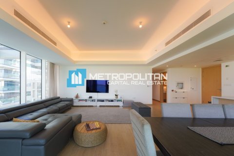 Huoneisto Yas Island, Abu Dhabi, Arabiemiraatit 3 makuuhuonetta, 202.8 m2 № 652480 - kuva 8