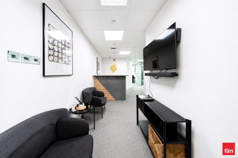 Office in Dubai, UAE 102 sq.m. № 678930 - photo 2