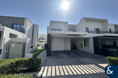 Adosado en Dubai South (Dubai World Central), Dubai, EAU 4 dormitorios, 225 m² № 697878