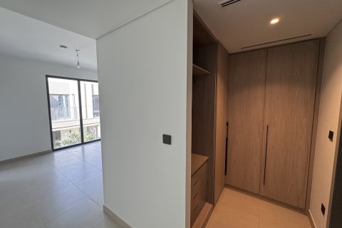 Casa urbana para arrendamento em Tilal Al Ghaf, Dubai, EAU 3 quartos, 140.47 m2 № 750748 - foto 7