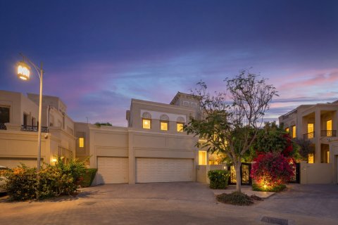 Vila u Al Barari, Dubai, UAE 1012.27 m2, 5 spavaćih soba Br. 750737