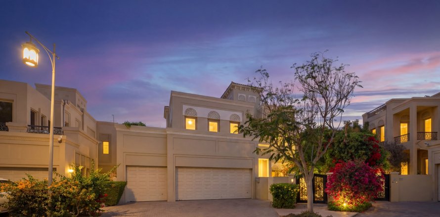 Villa i Al Barari, Dubai, UAE 5 sovrum, 1012.27 kvm Nr. 750737