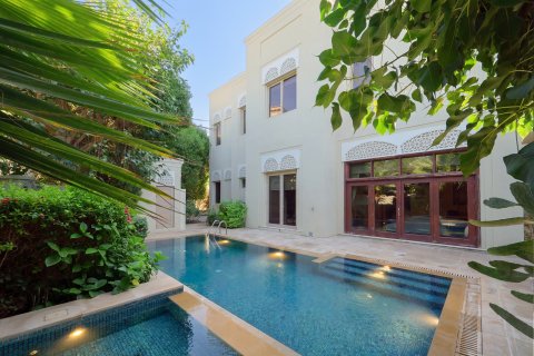 Villa uthyres i Al Barari, Dubai, UAE 5 sovrum, 1012.27 kvm Nr. 750737 - fotografi 2