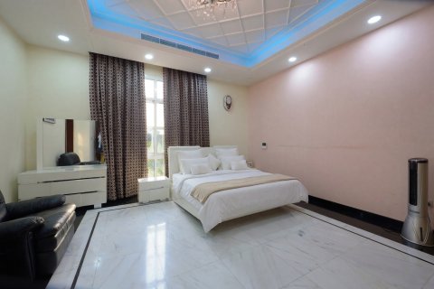 Снять в аренду виллу в Джумейра, Дубай, ОАЭ 7 спален, 826.84м2, № 750753 - фото 10