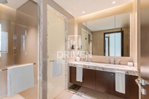 Apartment in Downtown Dubai (Downtown Burj Dubai), Dubai, UAE 2 bedrooms, 126.53 sq.m. № 768672 - photo 13