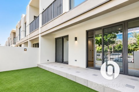 Üürile anda ridamaja asukohaga Tilal Al Ghaf, Dubai, AÜE: 3 magamistoaga, 202 m² Nr 763931 - pilt 2