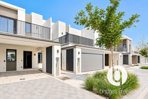 Ridamaja asukohaga Tilal Al Ghaf, Dubai, AÜE: 3 magamistoaga, 202 m² Nr 763931