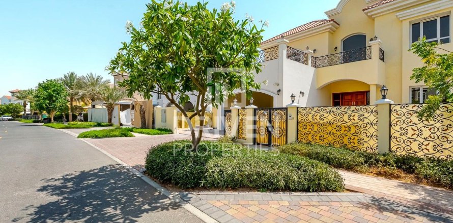 Villa in The Villa, Dubai, UAE 5 bedrooms, 743 sq.m. № 655520