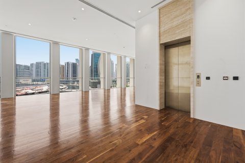 Üürile anda katusekorter asukohaga Business Bay, Dubai, AÜE: 4 magamistoaga, 444.21 m² Nr 749599 - pilt 2