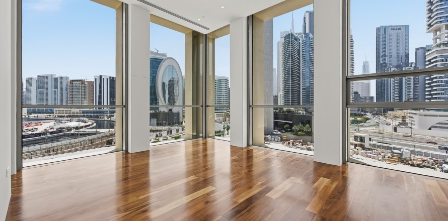 Katusekorter asukohaga Business Bay, Dubai, AÜE: 4 magamistoaga, 444.21 m² Nr 749599