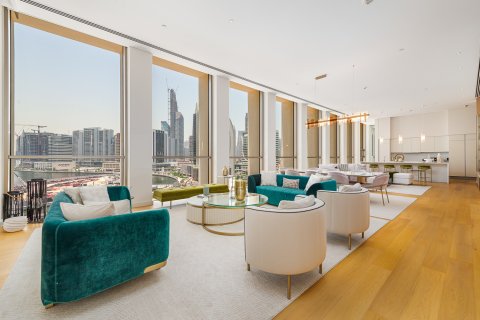 Appartamento a Business Bay, Dubai, EAU 4 camere da letto, 444.21 mq. № 749598