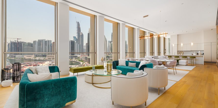Appartamento a Business Bay, Dubai, EAU 4 camere da letto, 444.21 mq. № 749598