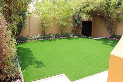 خانه شهری در Arabian Ranches، Dubai ، امارات متحده عربی 2 خوابه ، 204.2 متر مربع.  شماره 749595