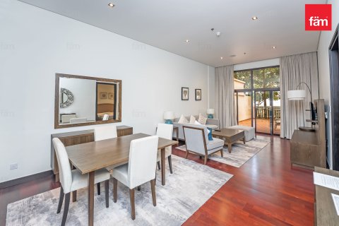 Apartmen di Palm Jumeirah, Dubai, UAE 1 bilik tidur, 145.1 meter persegi № 678943 - foto 2