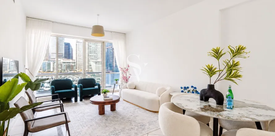 Apartamento en Dubai Marina, Dubai, EAU 2 dormitorios, 131 m² № 740200