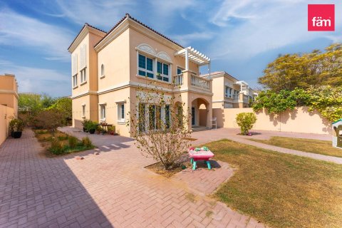 Dubai, संयुक्त अरब अमीरात में टाउनहाउस, 2 बेडरूम, 664.9 वर्ग मीटर, संख्या 740508