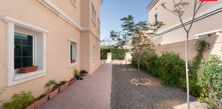 Városi lakóépület itt: Dubai, EAE, 2 hálószoba, 664.9 m², azonosító: 740508