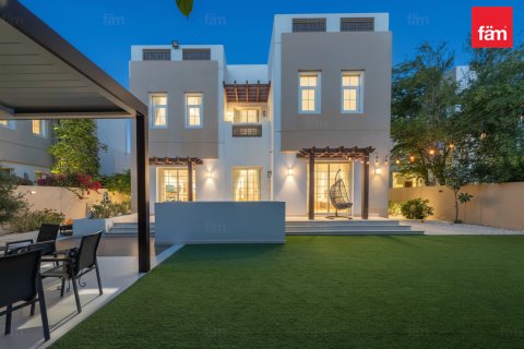 Vila di Dubai, UAE 3 bilik tidur, 332 meter persegi № 685898 - foto 25