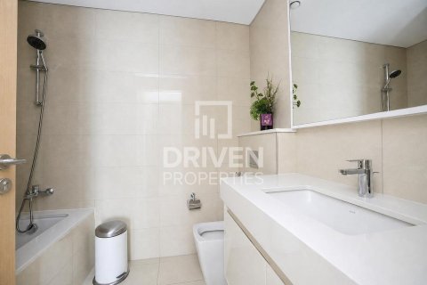 Apartment til salg i Downtown Dubai (Downtown Burj Dubai), Dubai, UAE 2 soveværelser, 101.17 kvm № 755662 - foto 12