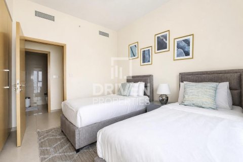 Apartment til salg i Downtown Dubai (Downtown Burj Dubai), Dubai, UAE 2 soveværelser, 101.17 kvm № 755662 - foto 11