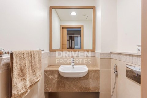 Müüa korter asukohaga Downtown Dubai (Downtown Burj Dubai), Dubai, AÜE: 3 magamistoaga, 191.38 m² Nr 755659 - pilt 18