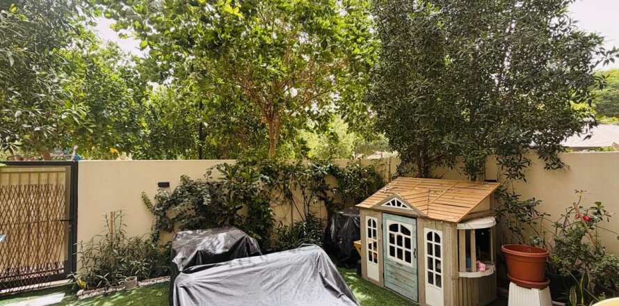 Villa a Dubai, EAU 3 camere da letto, 160.6 mq. № 713106