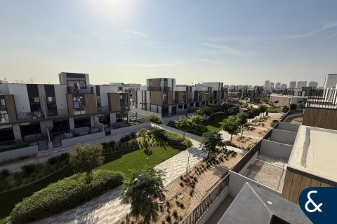 Villa til leie i Mudon, Dubai, Emiratene 3 soverom, 251 kvm Nr. 671347 - Foto 1