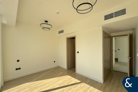 Casa urbana para arrendamento em Dubai Land, Dubai, EAU 3 quartos, 142 m2 № 671350 - foto 7