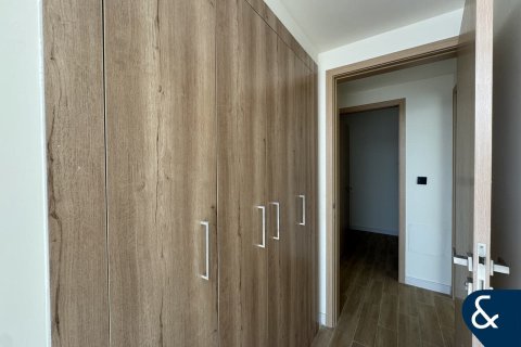 Casa urbana para arrendamento em Dubai Land, Dubai, EAU 3 quartos, 142 m2 № 671350 - foto 14