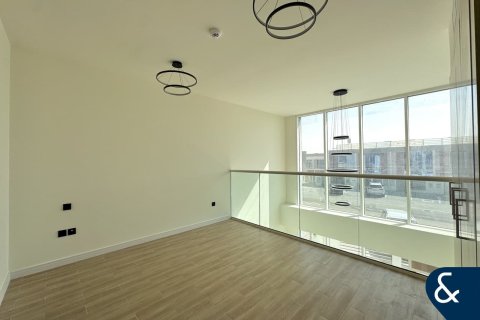 Casa urbana para arrendamento em Dubai Land, Dubai, EAU 3 quartos, 142 m2 № 671350 - foto 16