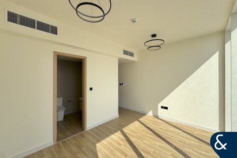 Casa urbana para arrendamento em Dubai Land, Dubai, EAU 3 quartos, 142 m2 № 671350 - foto 13