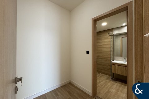 Casa urbana para arrendamento em Dubai Land, Dubai, EAU 3 quartos, 142 m2 № 671350 - foto 21