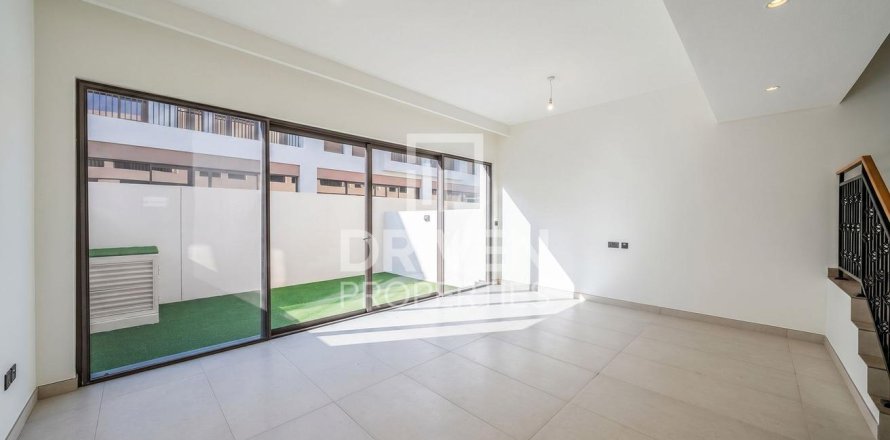 Damac Lagoons, Dubai, UAE의 타운하우스 침실 4개, 144제곱미터 번호 764995