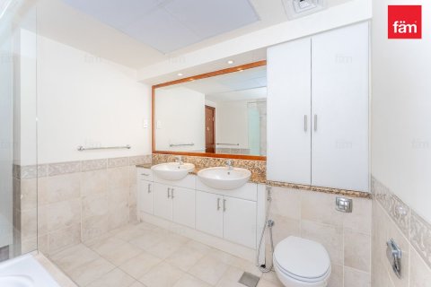 Dubai Marina, UAE의 임대용 아파트 침실 3개, 216.1제곱미터 번호 764030 - 사진 19