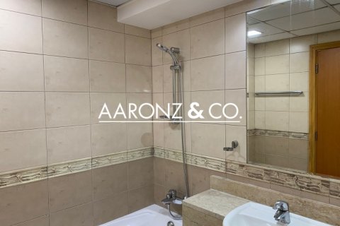 Apartament na sprzedaż w Jumeirah Lake Towers, Dubai, ZEA 2 sypialnie, 88.3 mkw., nr 670542 - zdjęcie 15