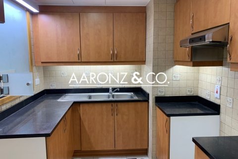 Apartament na sprzedaż w Jumeirah Lake Towers, Dubai, ZEA 2 sypialnie, 88.3 mkw., nr 670542 - zdjęcie 12