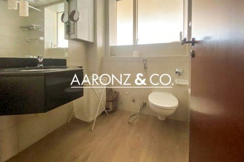 Apartamento en venta en Jumeirah Lake Towers, Dubai, EAU 2 dormitorios, 212 m2 № 670543 - foto 11