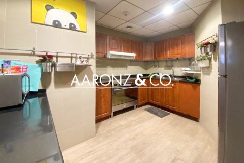 Apartamento en venta en Jumeirah Lake Towers, Dubai, EAU 2 dormitorios, 212 m2 № 670543 - foto 10