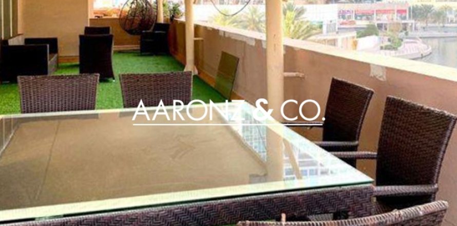 Apartament në Jumeirah Lake Towers, Dubai, Emiratet e Bashkuara Arabe 2 dhoma gjumi, 212 m2. № 670543