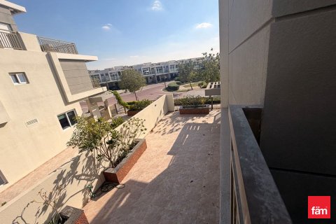 Řadový dům v Dubai, SAE 3 ložnice, 215.7 m² Č.: 687502 - fotografie 2