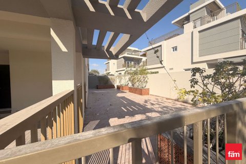 Řadový dům v Dubai, SAE 3 ložnice, 215.7 m² Č.: 687502 - fotografie 8