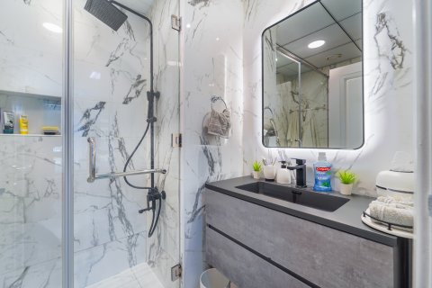 Lägenhet till försäljning i Jumeirah Islands, Dubai, UAE 2 sovrum, 179 kvm Nr. 707795 - fotografi 15