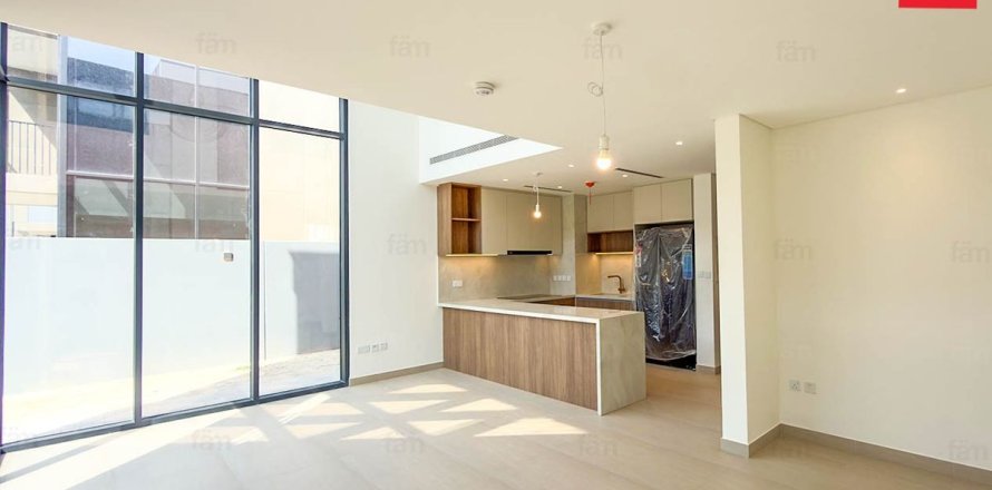 Radhus i Dubai, UAE 4 sovrum, 254.4 kvm Nr. 763248