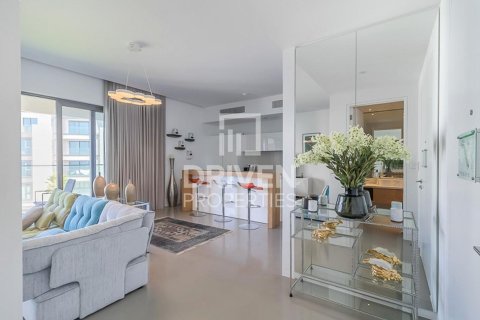 Huoneisto Jumeirah, Dubai, Arabiemiraatit 3 makuuhuonetta, 210 m2 № 654493 - kuva 3