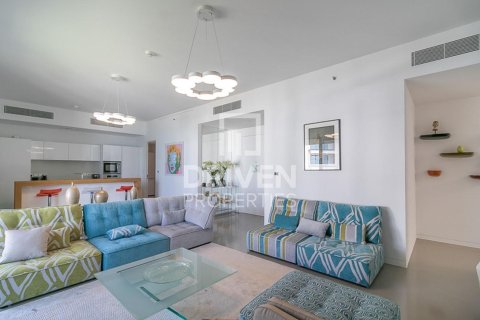 Huoneisto Jumeirah, Dubai, Arabiemiraatit 3 makuuhuonetta, 210 m2 № 654493 - kuva 14